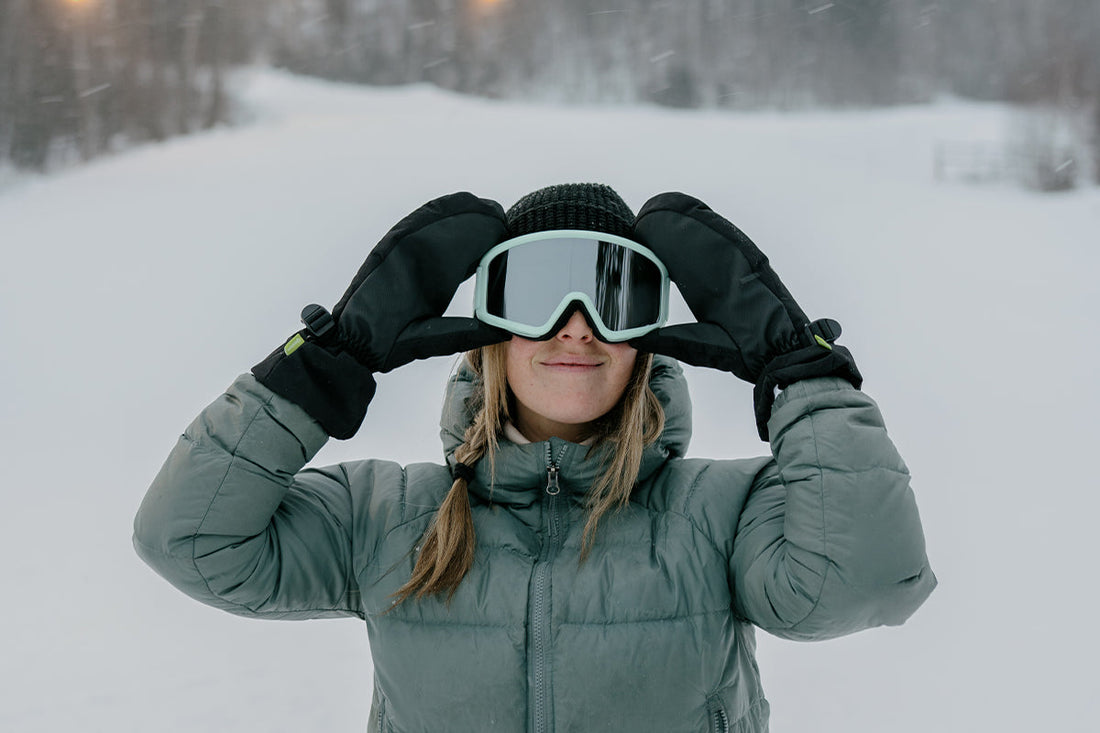 The Ultimate Ski Goggles Guide 2025: Clear Vision, UV Safety & Lens Tips