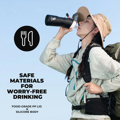 Black water bottle with silver cap and Qunature logo on a white background