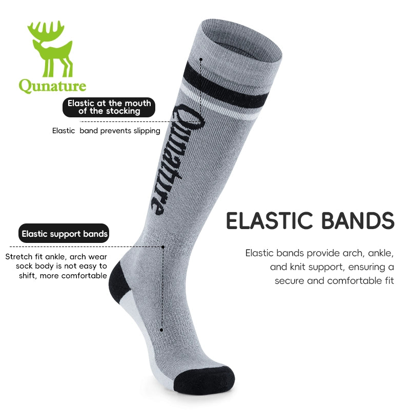 These wool-blend children's ski socks feature elastic support and anti-slip cuffs.
