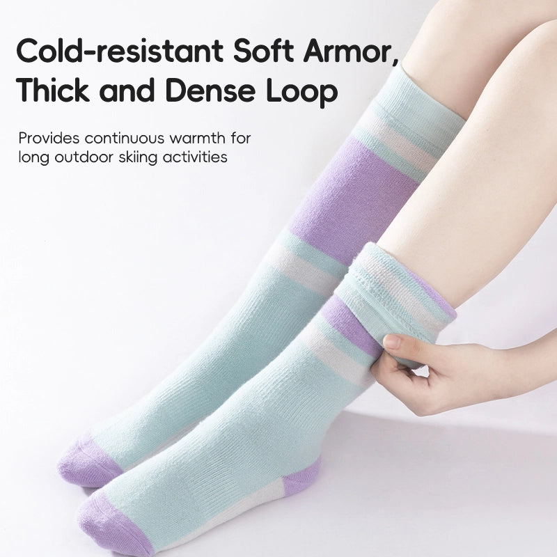These knee-high ski socks with reindeer patterns have thickened fine terry, which can effectively lock in temperature for a long time and keep you warm and soft.