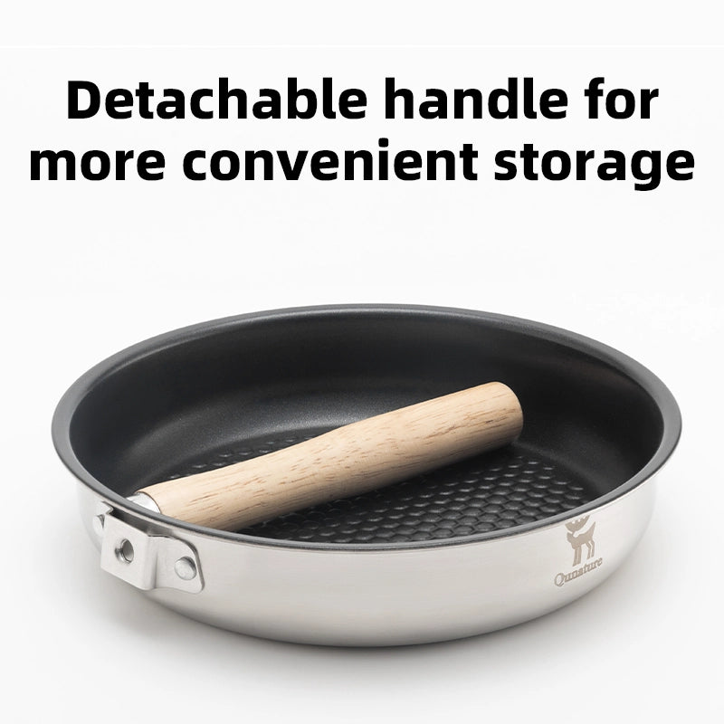The handle of this pan is detachable for convenience