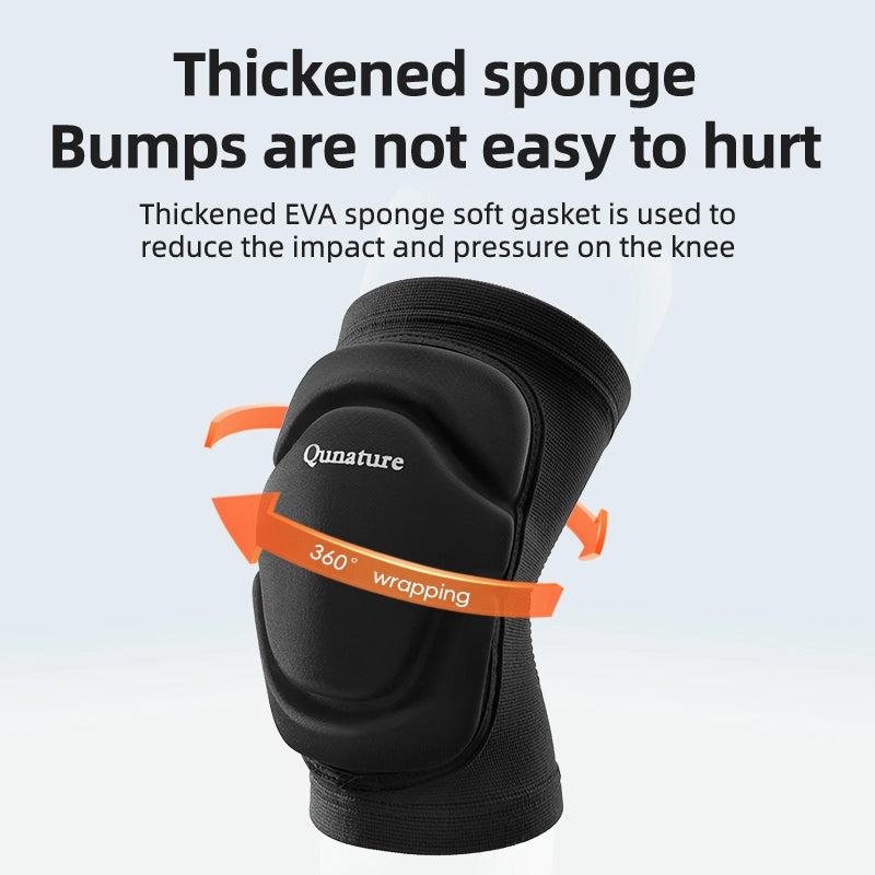 This pair of black protective knee pads with thick sponge has thick sponge added to the joints to provide 360-degree protection for the knees.