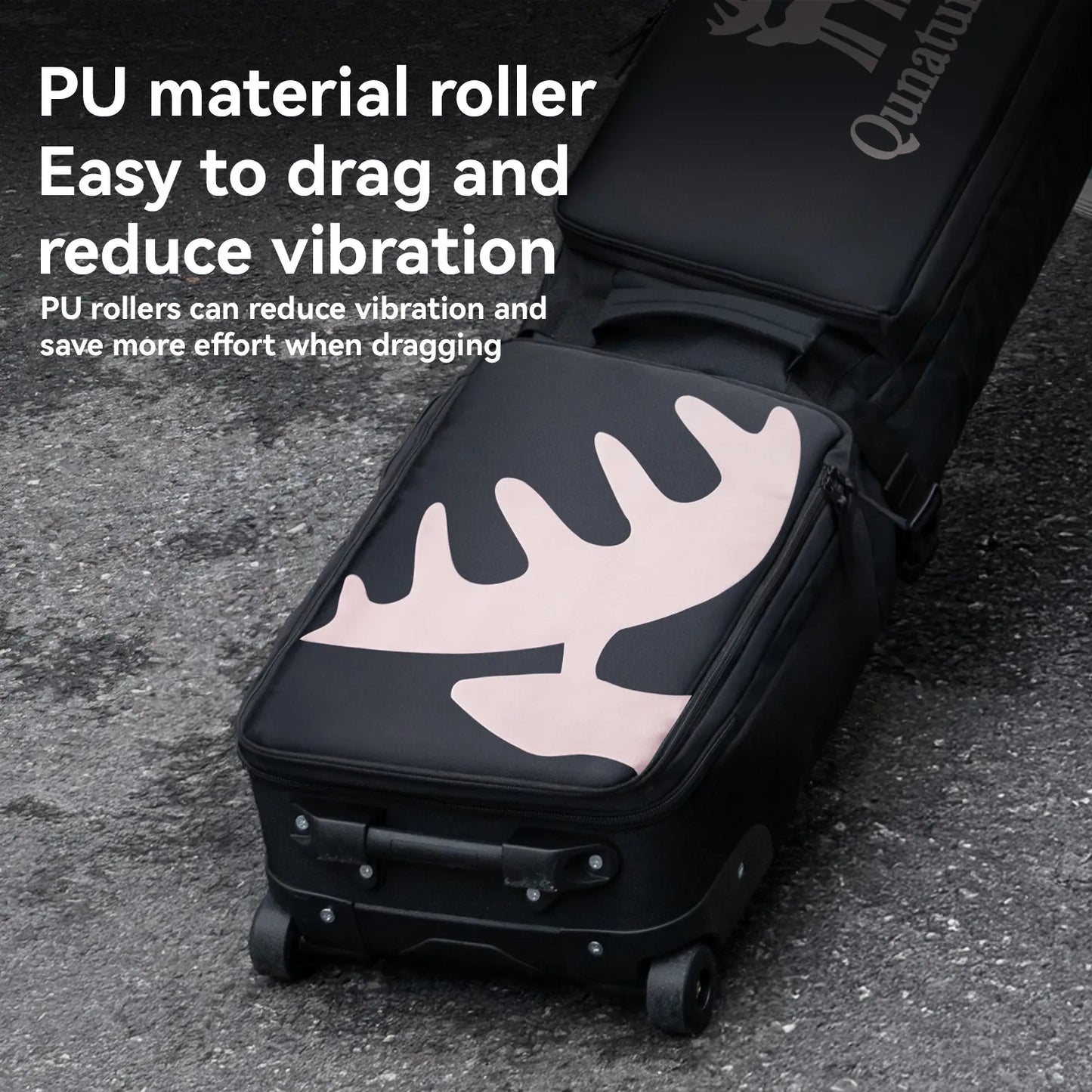 The PU wheels of this pink snowboard bag can reduce vibration and make it easy to drag