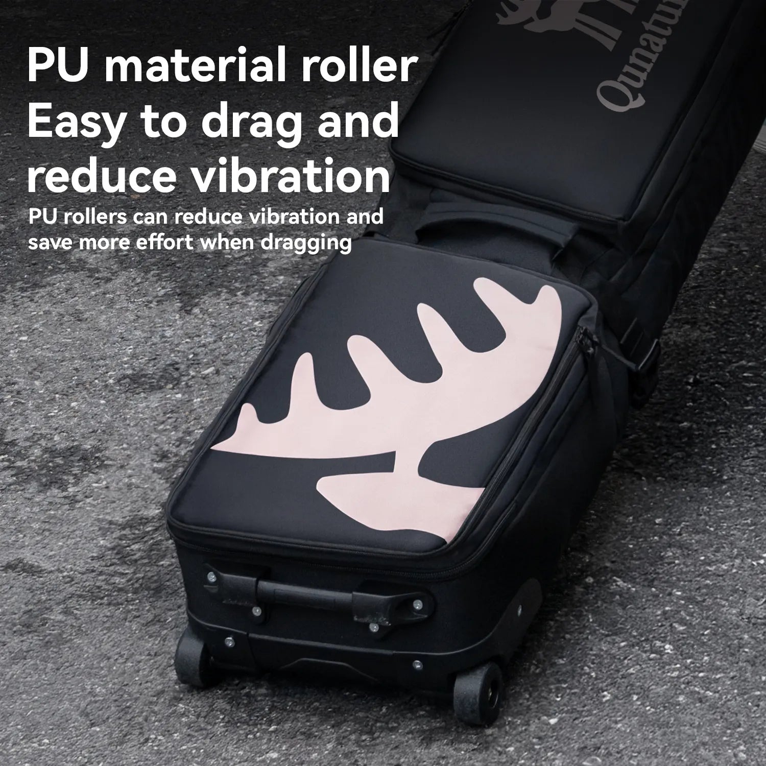 The PU wheels of this pink snowboard bag can reduce vibration and make it easy to drag